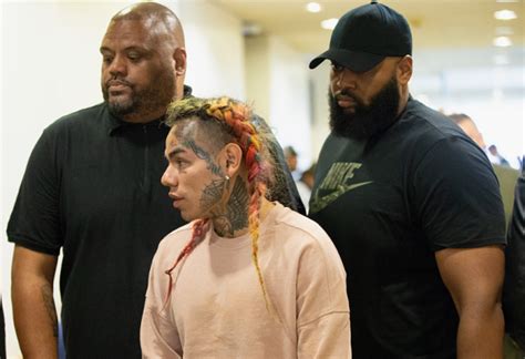 Tekashi 6ix9ine's girlfriend releases first photo of rapper in prison.